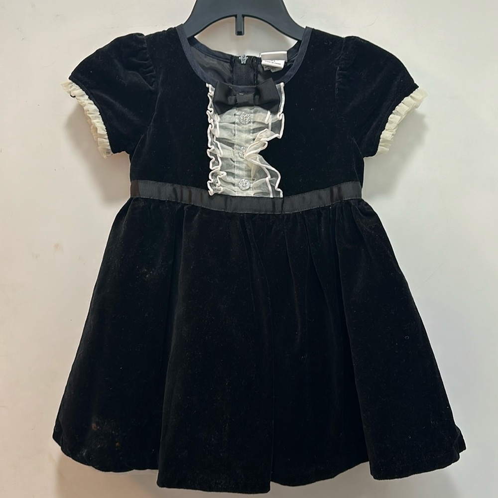 Harajuku mini black velvety dress fully lined size 4 in play condition